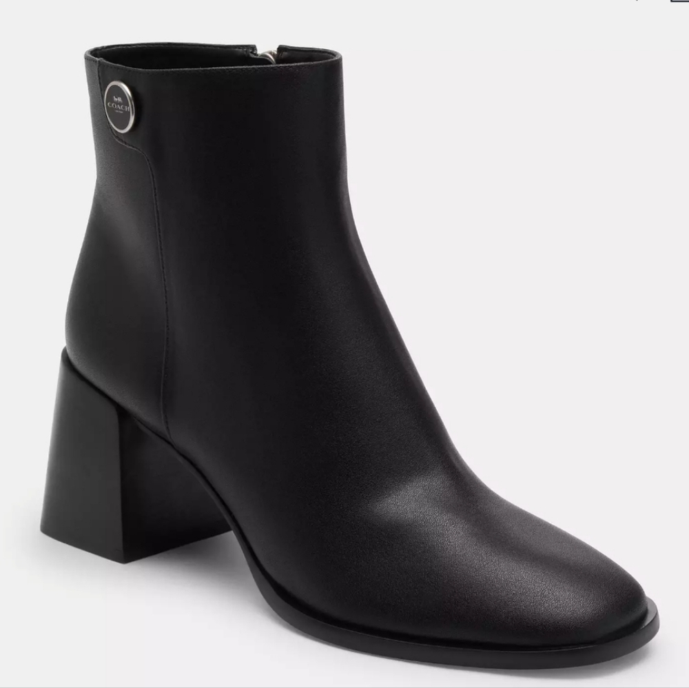 Shana bootie NWT